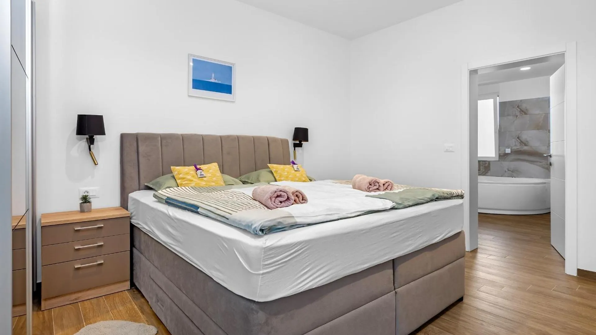 Villa Pinus - Private Pool, Jacuzzi, Game Room Poreč