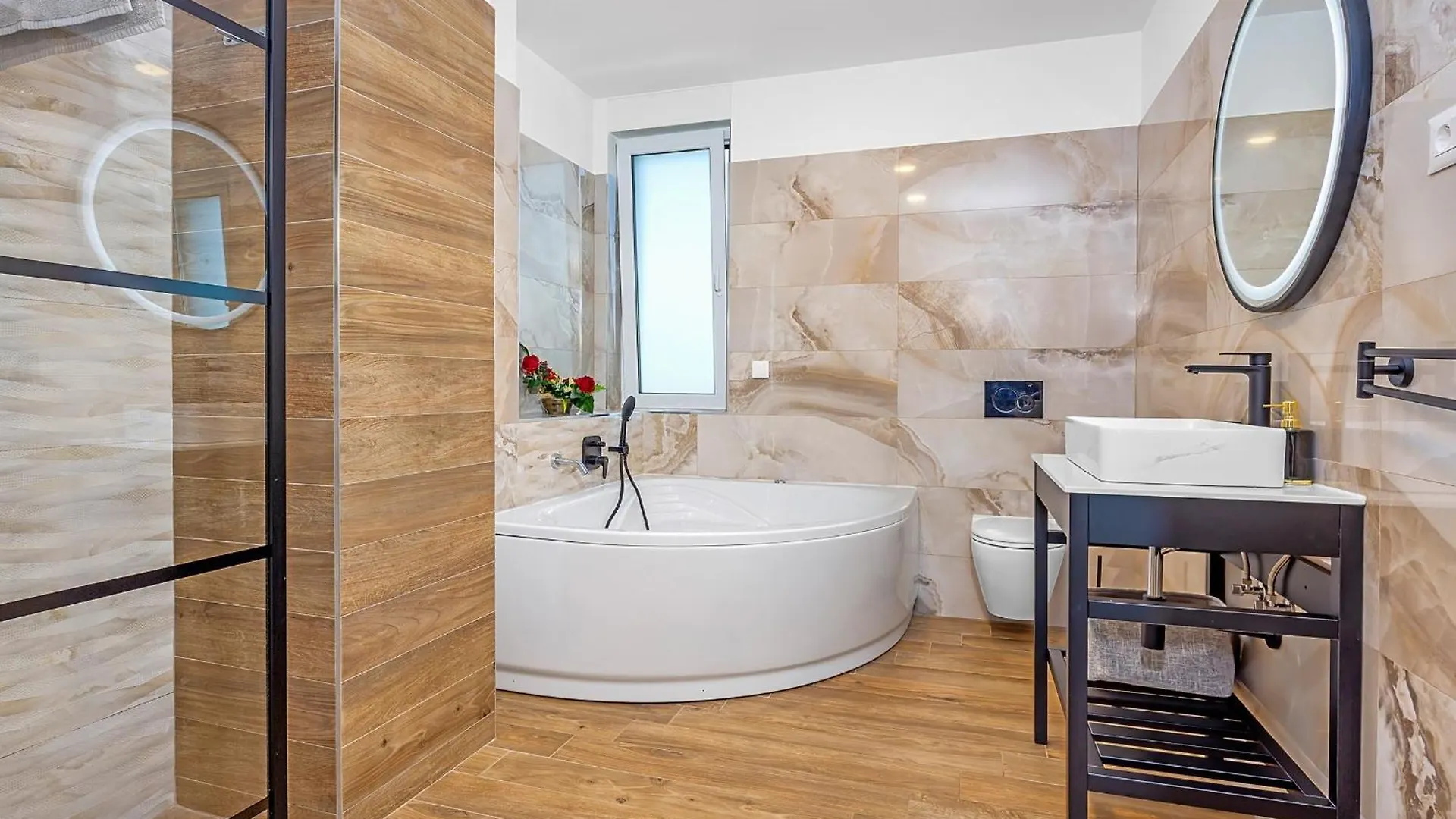 Villa Pinus - Private Pool, Jacuzzi, Game Room Poreč