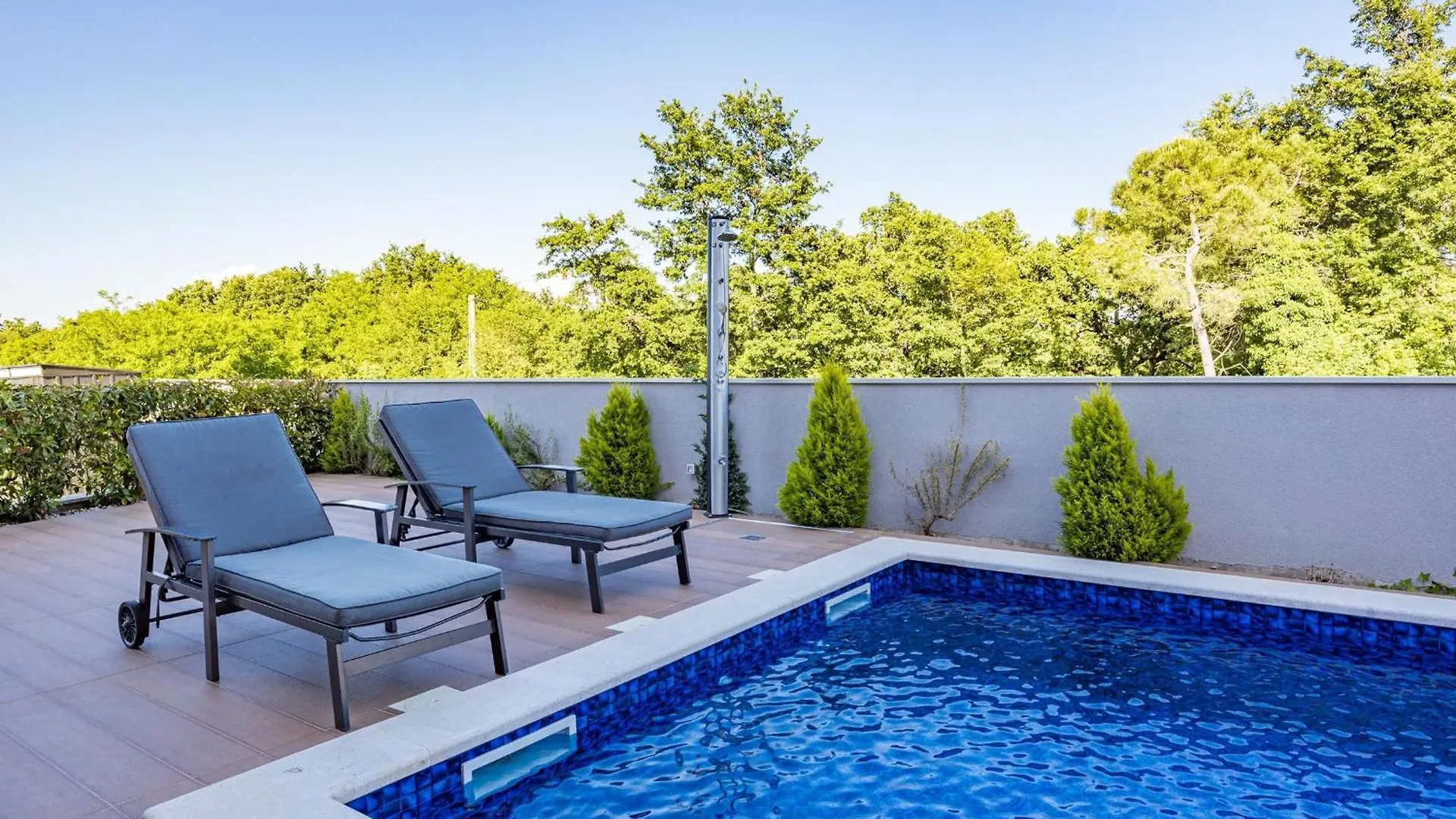 Villa Pinus - Private Pool, Jacuzzi, Game Room Poreč