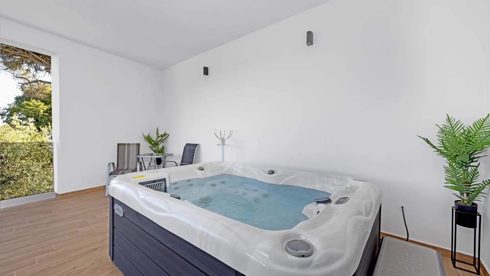 Villa Pinus - Private Pool, Jacuzzi, Game Room Porec