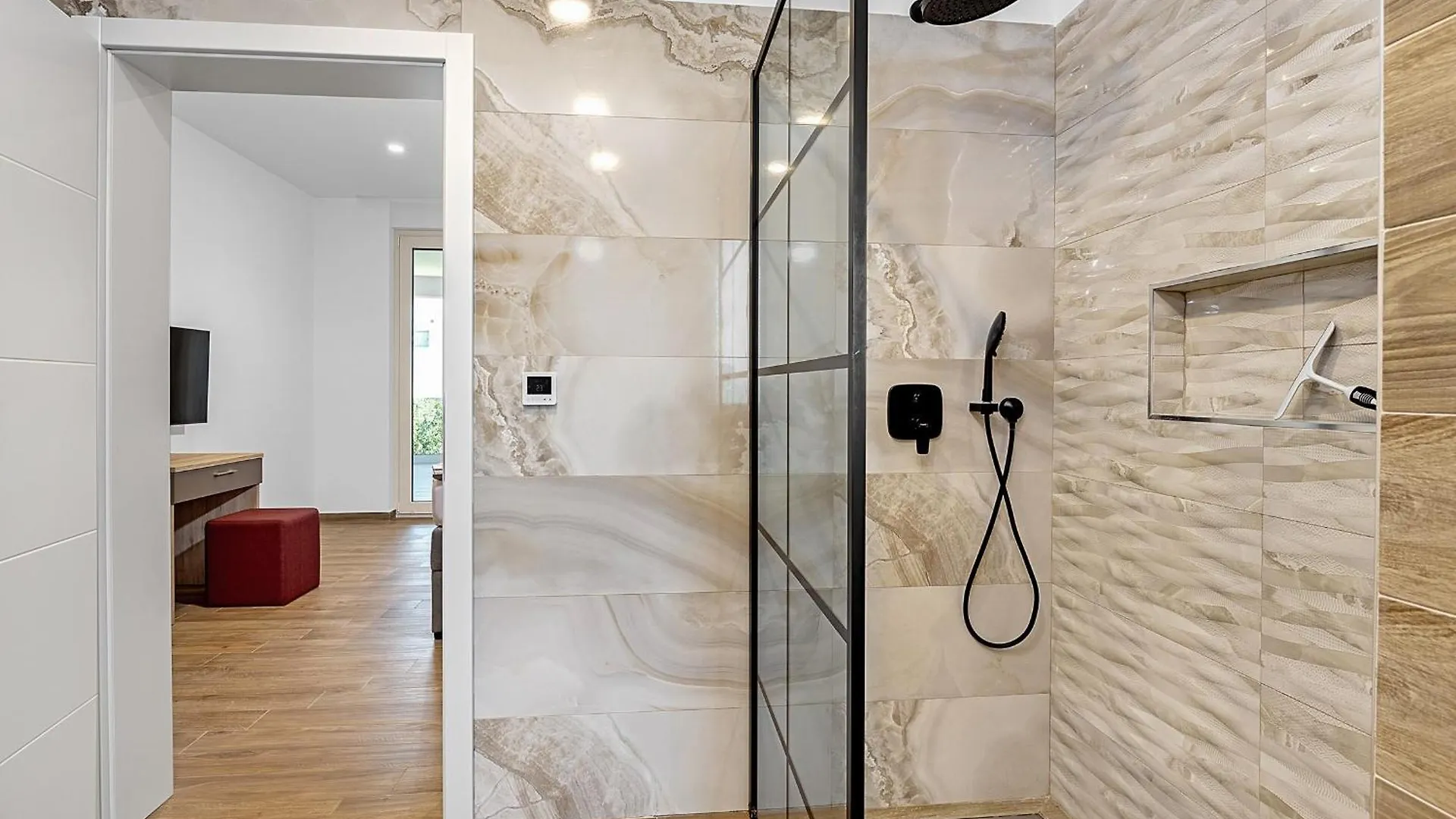 Villa Pinus - Private Pool, Jacuzzi, Game Room Porec