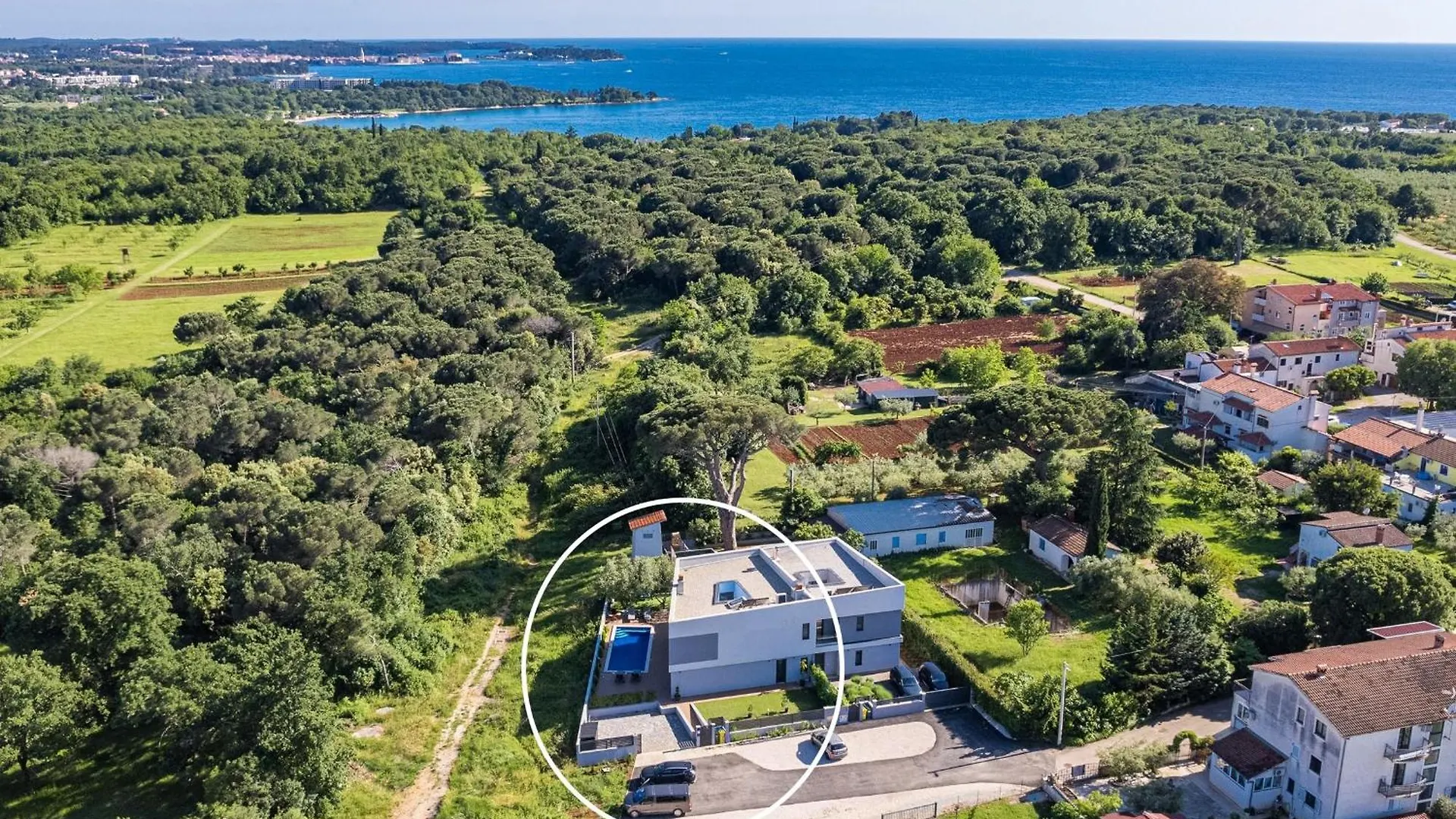 Villa Pinus - Private Pool, Jacuzzi, Game Room Porec
