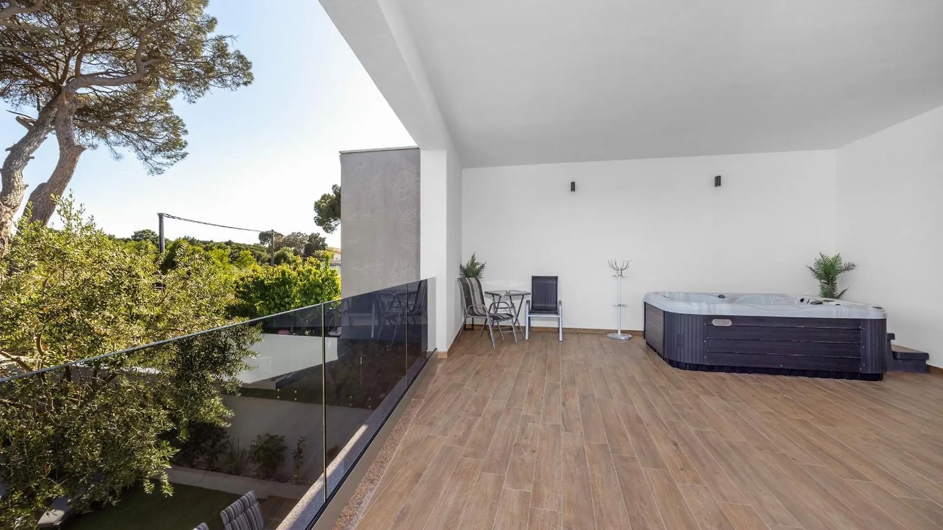 Villa Pinus - Private Pool, Jacuzzi, Game Room Porec 0*,