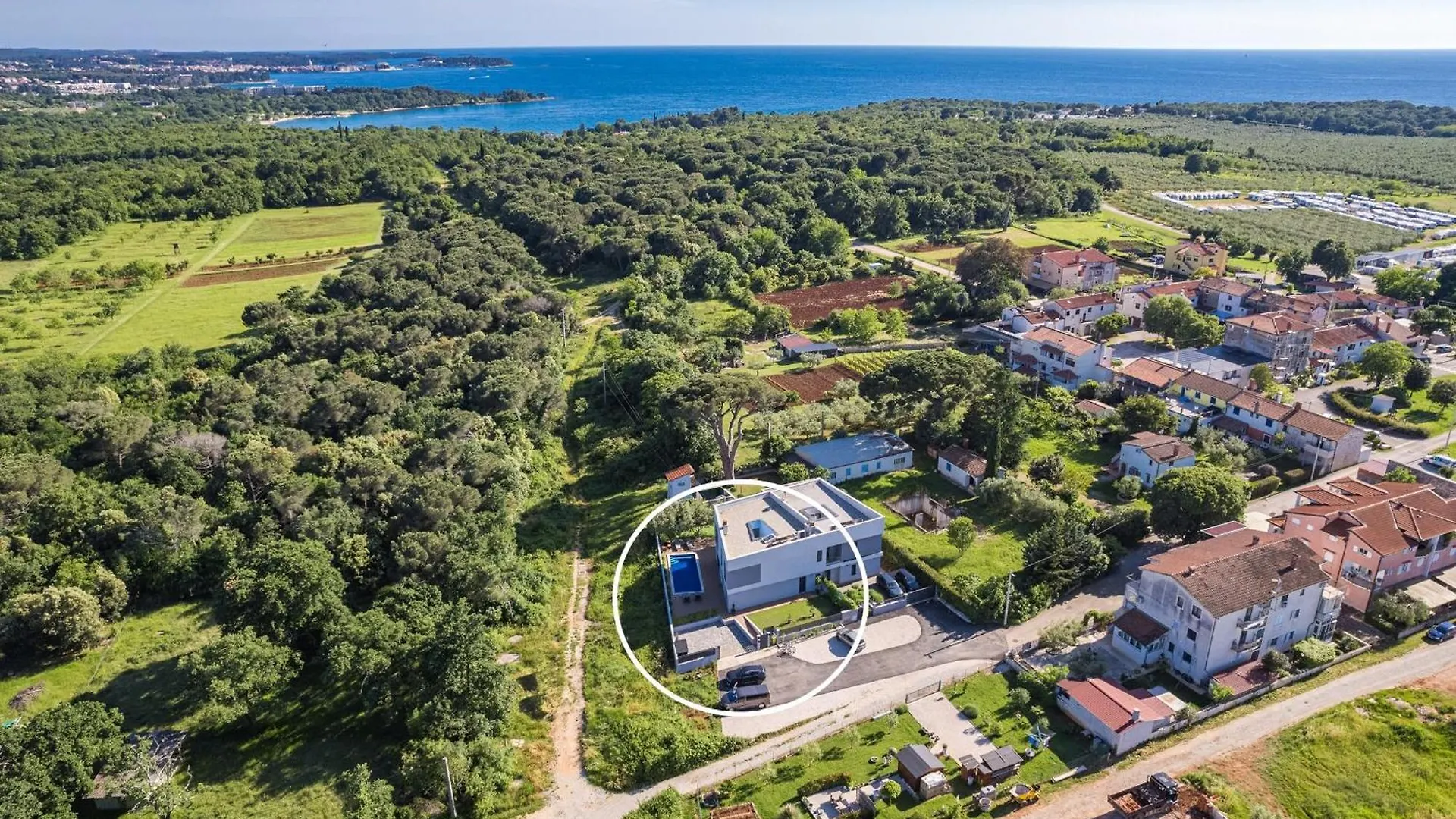 Villa Pinus - Private Pool, Jacuzzi, Game Room Porec